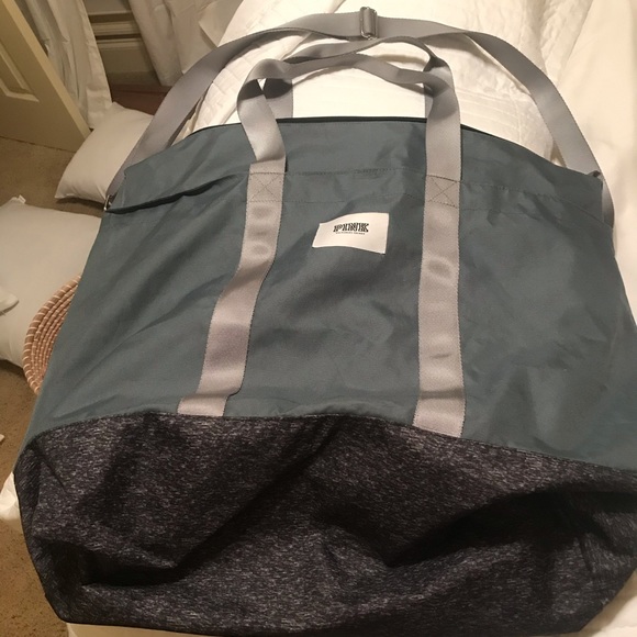 PINK Duffle Bag - Picture 2 of 5